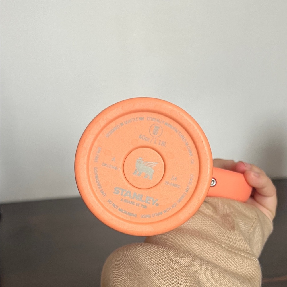 Stanley 40oz Nectarine - Picture 4 of 4